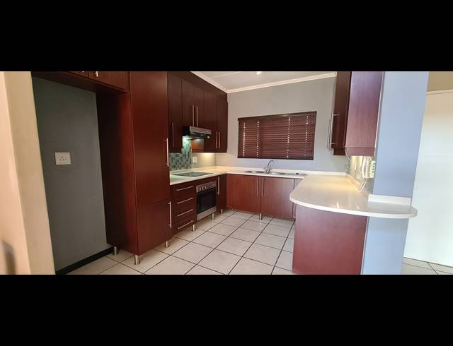 3 BEDROOM APARTMENT FOR SALE IN PAULSHOF